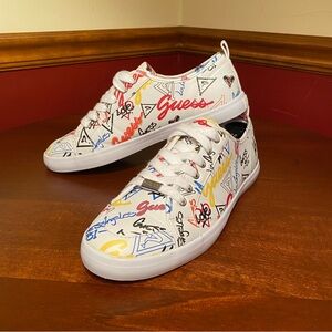 Guess Graffiti Low Top Designer Fashion Sneakers Size 9.5M Women’s  EXCELLENT
